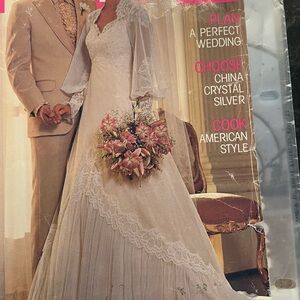 Elegant Cream Lace Wedding Dress